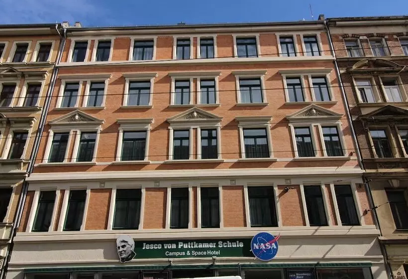 Space Hotel Im Campus Der Jvp Schule