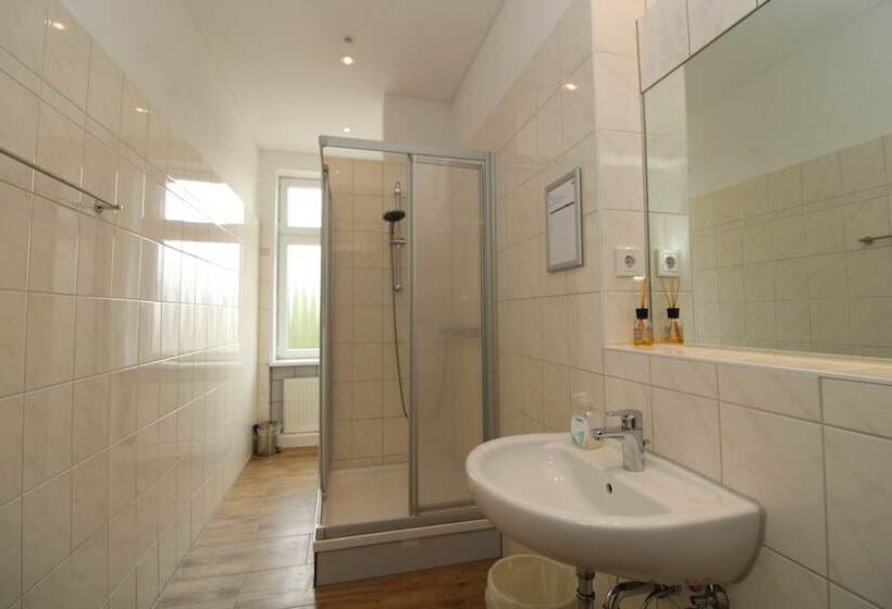 Space Hotel Im Campus Der Jvp Schule