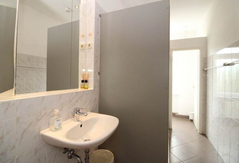 Space Hotel Im Campus Der Jvp Schule