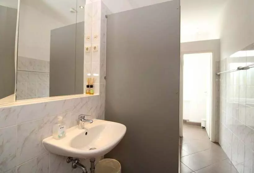 Space Hotel Im Campus Der Jvp Schule