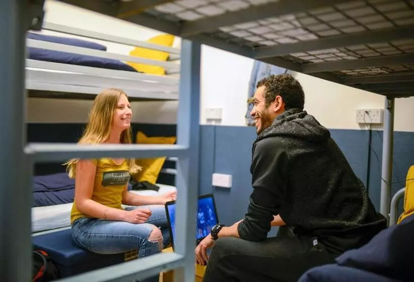 호텔 The Woodquay Hostel