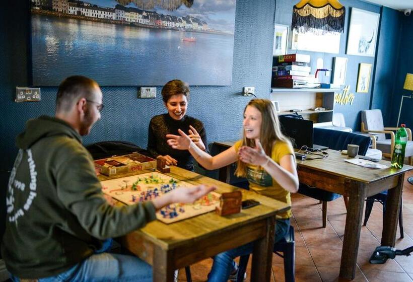 酒店 The Woodquay Hostel