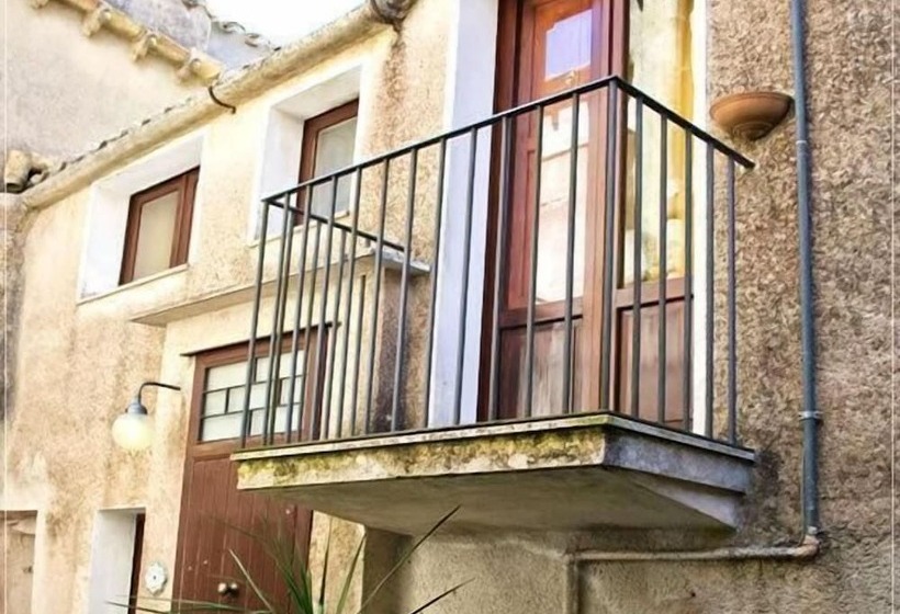 Residence Erice Pietre Antiche