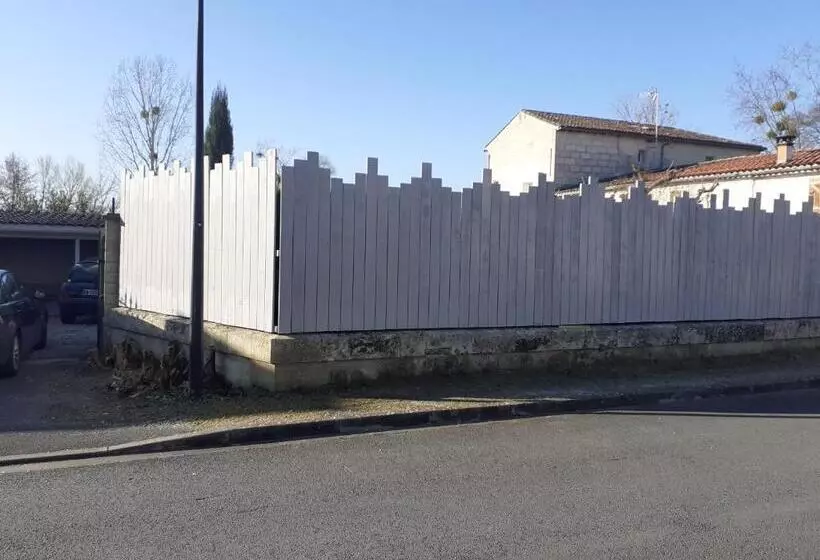 Aamiaismajoitus (B&B) Chez Jeanfi