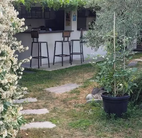 Aamiaismajoitus (B&B) Chez Jeanfi