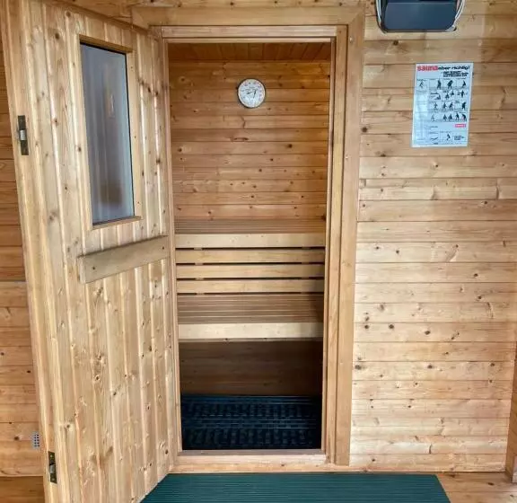 Hotelli Rügenschmiede Vis A Vis Hiddensee