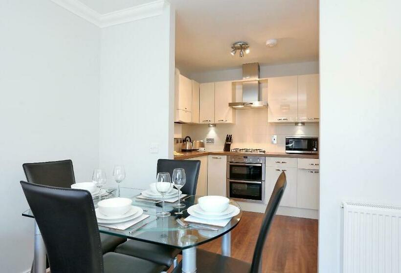 Town And Country Birchlee Road Apartments