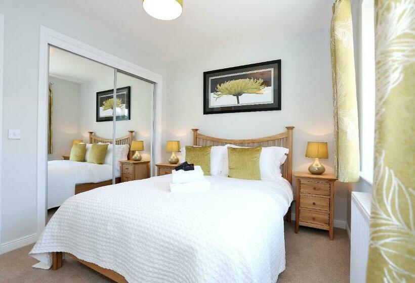 Town And Country Birchlee Road Apartments