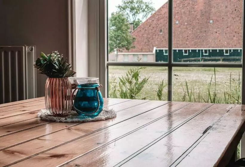 تختخواب و صبحانه Friese Hoeve Sneek