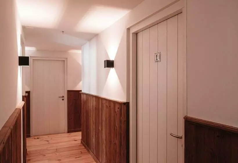 تختخواب و صبحانه Friese Hoeve Sneek