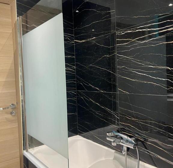 צימר Skyview Tour Eiffel   Paris Expo Versailles Exhibition Center