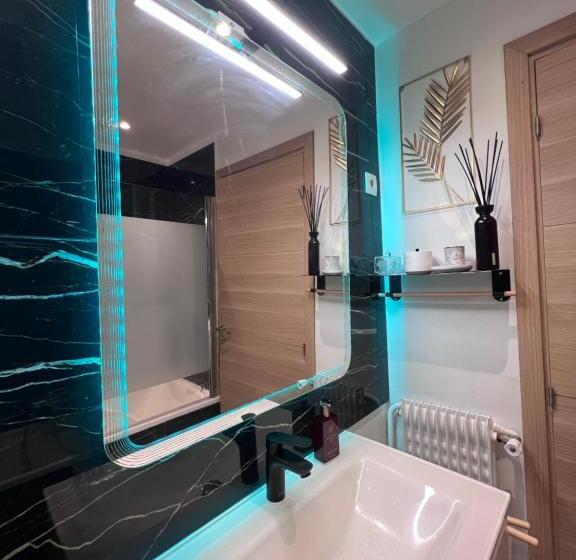 צימר Skyview Tour Eiffel   Paris Expo Versailles Exhibition Center