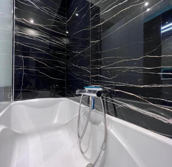 צימר Skyview Tour Eiffel   Paris Expo Versailles Exhibition Center