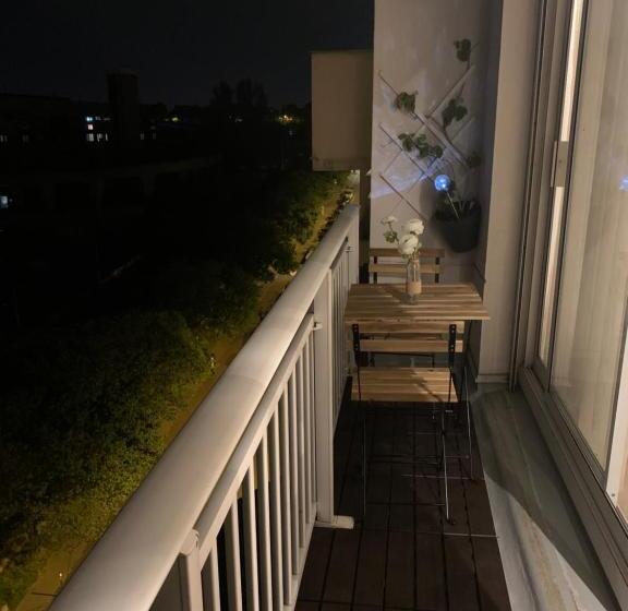 צימר Skyview Tour Eiffel   Paris Expo Versailles Exhibition Center