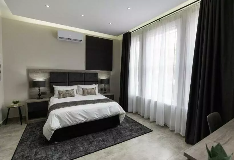 هتل Luxe Suites Boutique