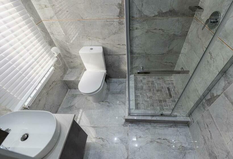 בית מלון כפרי Luxe Suites Boutique