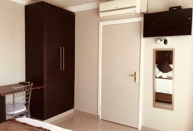 The Madam Herself B&b