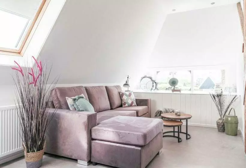 Aamiaismajoitus (B&B) 99 Lifestyle Suite