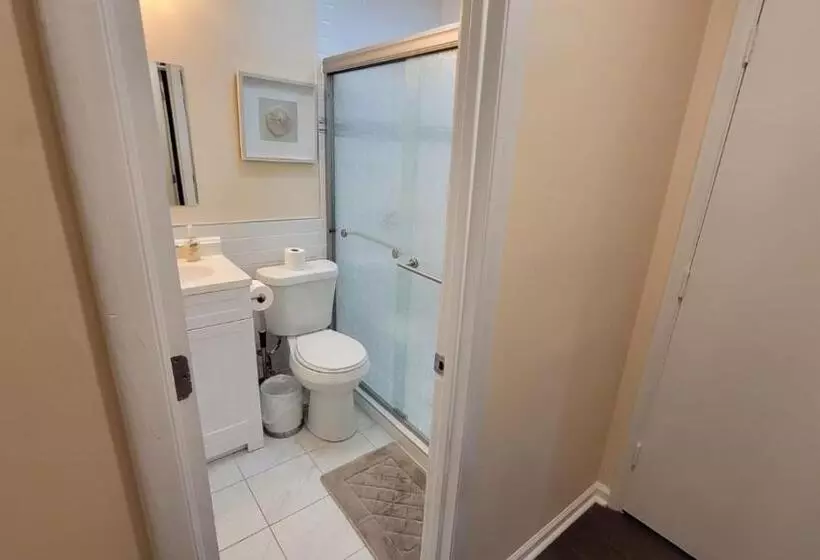 Aamiaismajoitus (B&B) Hhi Homes Llc