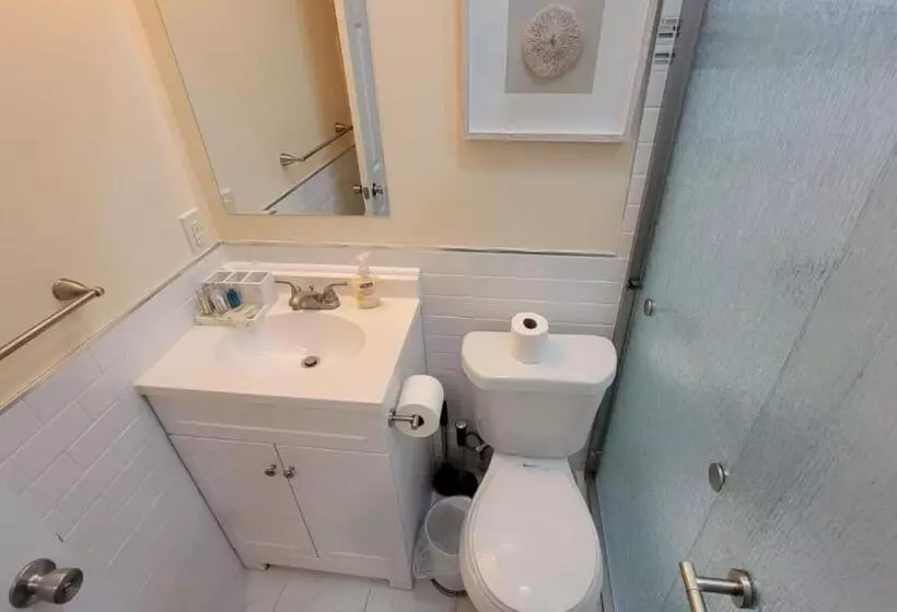 Aamiaismajoitus (B&B) Hhi Homes Llc