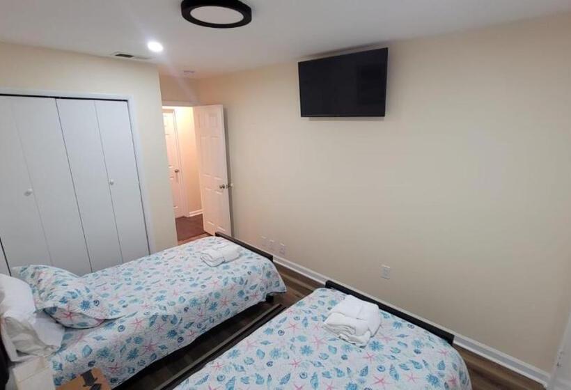 민박 Hhi Homes Llc