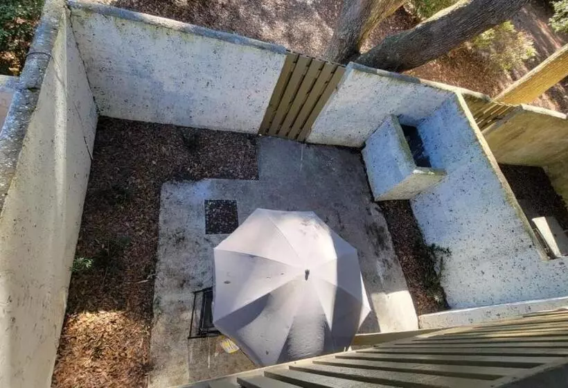 Aamiaismajoitus (B&B) Hhi Homes Llc