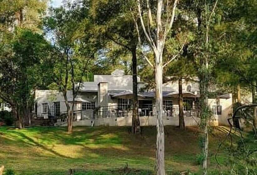 مبيت وإفطار La Moor Country Venue & Eatery