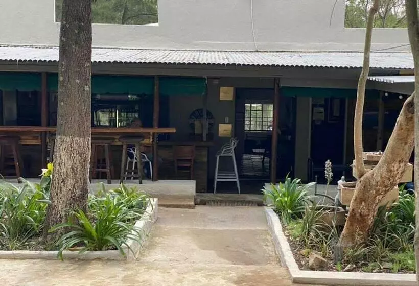 Aamiaismajoitus (B&B) La Moor Country Venue & Eatery