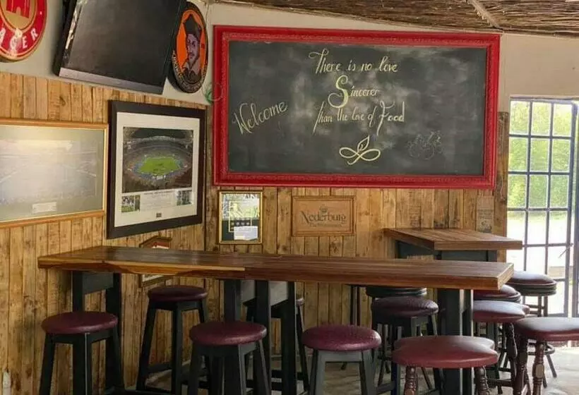 Aamiaismajoitus (B&B) La Moor Country Venue & Eatery