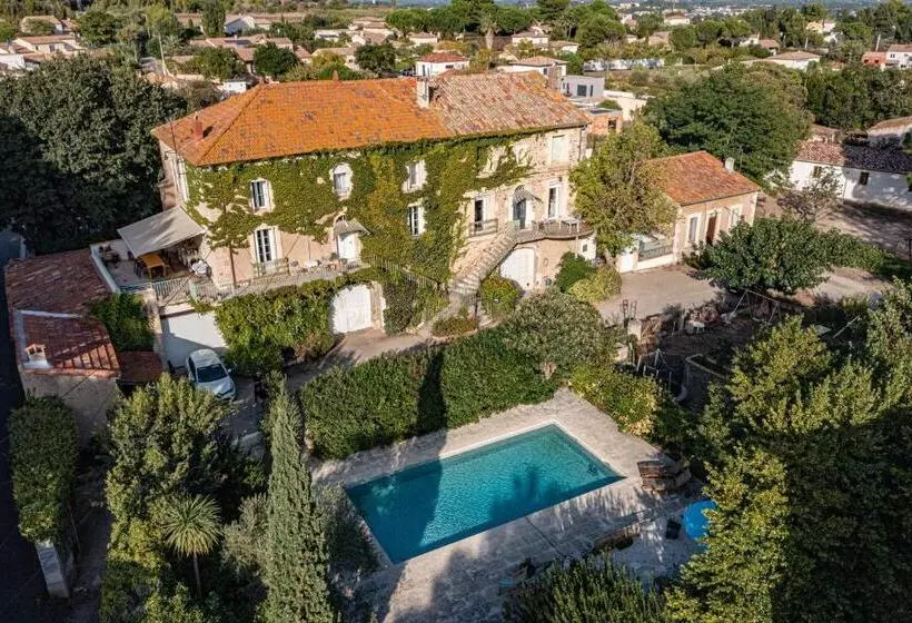 Aamiaismajoitus (B&B) Les Chambres Du Lavoir Vert