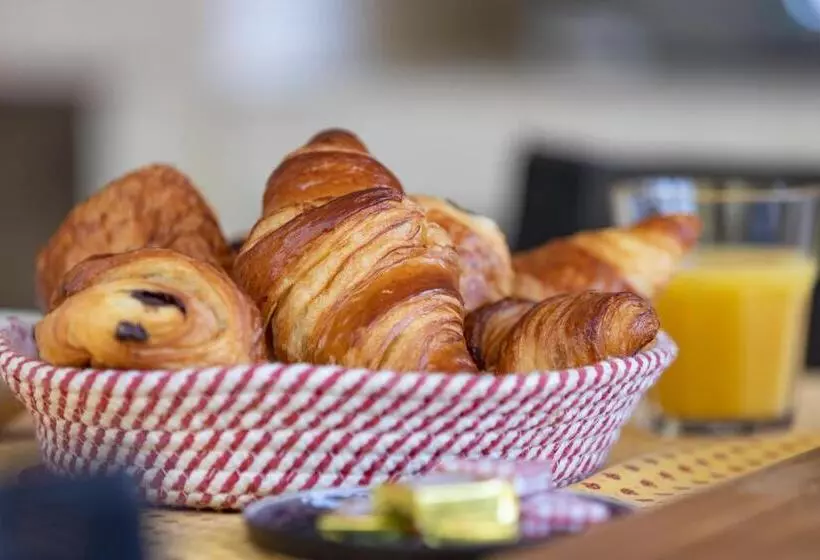 Aamiaismajoitus (B&B) Les Chambres Du Lavoir Vert