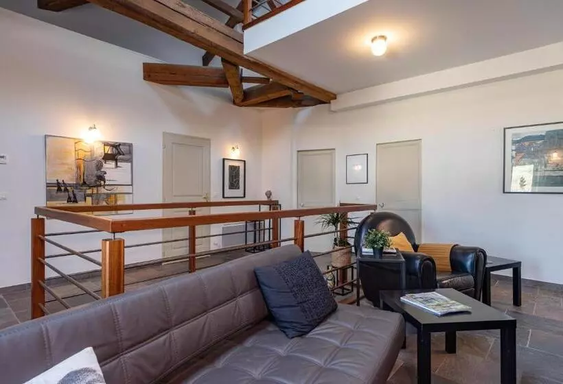 Aamiaismajoitus (B&B) Les Chambres Du Lavoir Vert