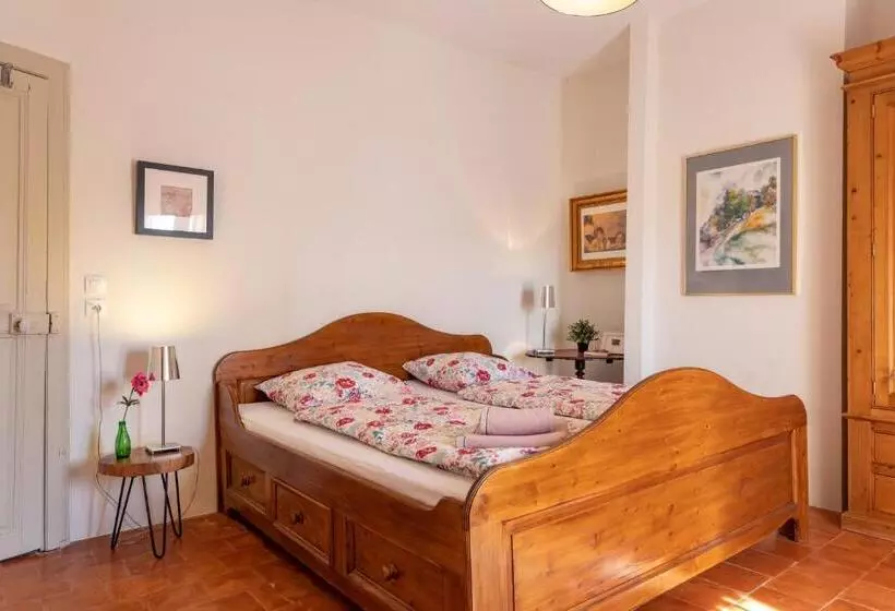 Aamiaismajoitus (B&B) Les Chambres Du Lavoir Vert