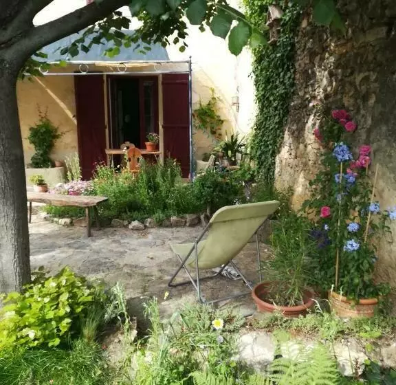 Aamiaismajoitus (B&B) Mas D Antan