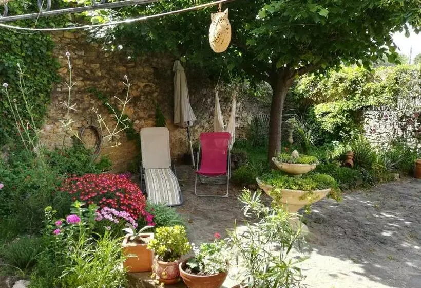 Aamiaismajoitus (B&B) Mas D Antan