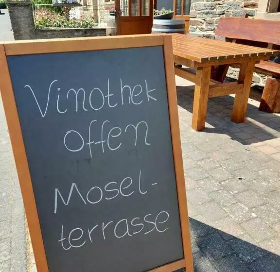 ベッドアンドブレックファースト Weingut Licht Stadtfeld