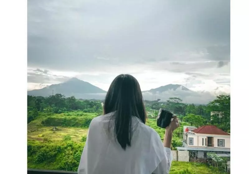 هتل Front One Budget Boyolali