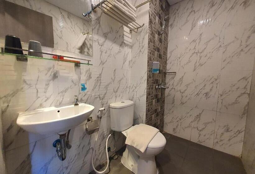 Hôtel Front One Budget Boyolali