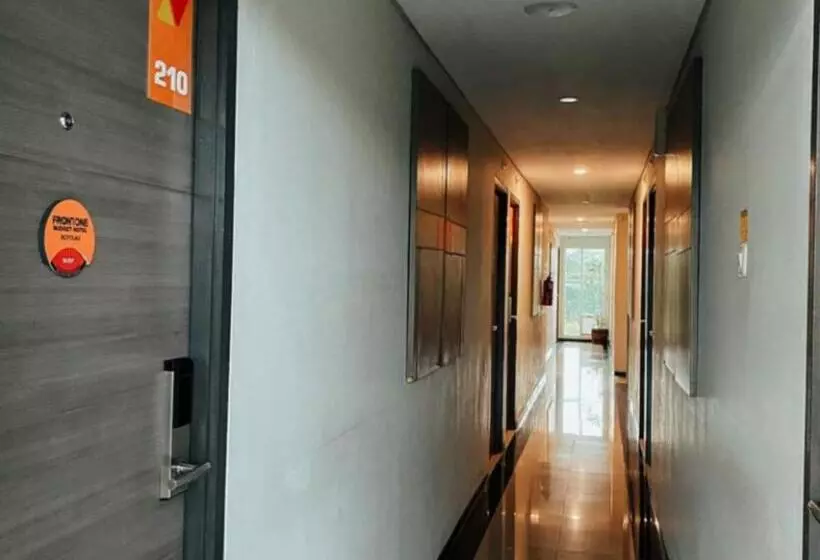 هتل Front One Budget Boyolali