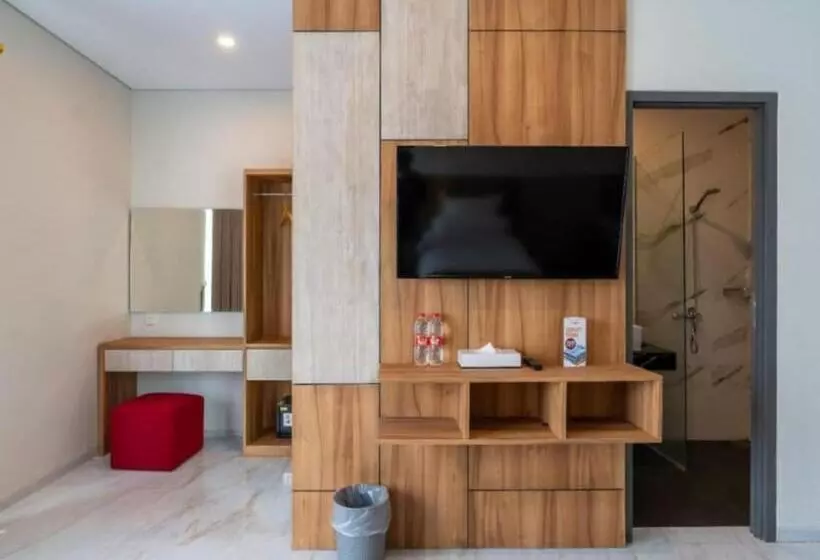 هتل Front One Budget Boyolali