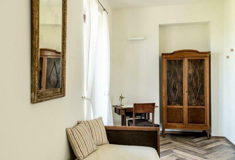 Le Vecchie Persiane   Bed & Breakfast