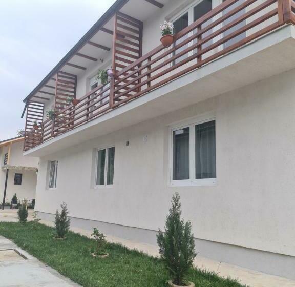 펜션 Luca S Studio 2 ,close To Therme Bucharest, Airport Otopeni