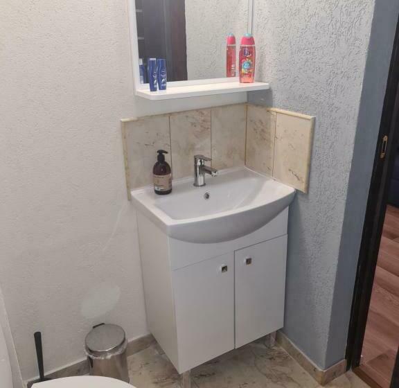 펜션 Luca S Studio 2 ,close To Therme Bucharest, Airport Otopeni