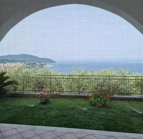 ペンション Qvattro Stagioni Panoramic Suites