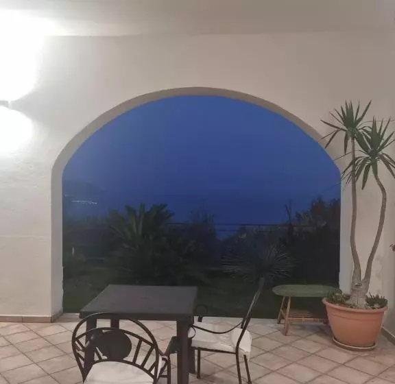 ペンション Qvattro Stagioni Panoramic Suites