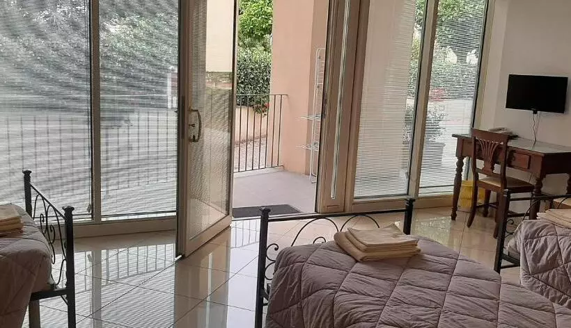 تختخواب و صبحانه Casa Per Ferie Religiosa Figlie Di Nazareth