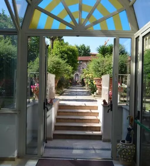 تختخواب و صبحانه Casa Per Ferie Religiosa Figlie Di Nazareth