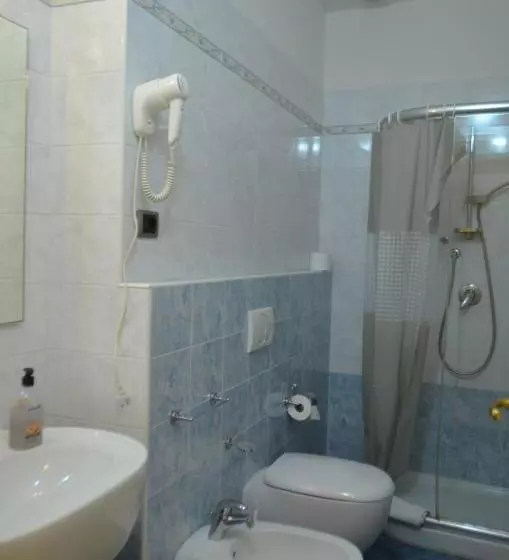 تختخواب و صبحانه Casa Per Ferie Religiosa Figlie Di Nazareth