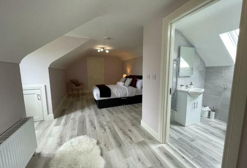 住宿加早餐  Drumlanaught Cottage Farnham