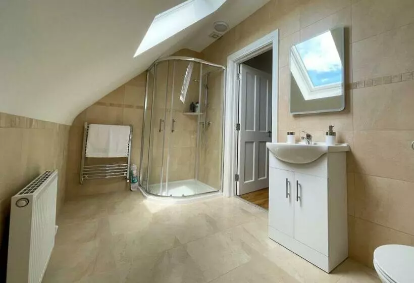 Aamiaismajoitus (B&B) Drumlanaught Cottage Farnham